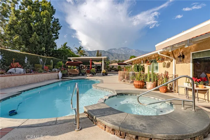 2205 N Palm Way, Upland, California 91784