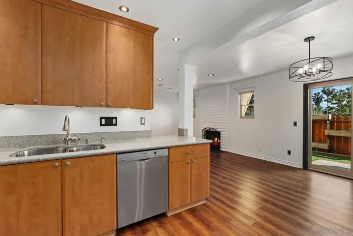 964 Marlin, Vista, California 92084