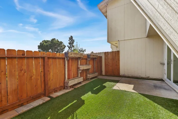 964 Marlin, Vista, California 92084