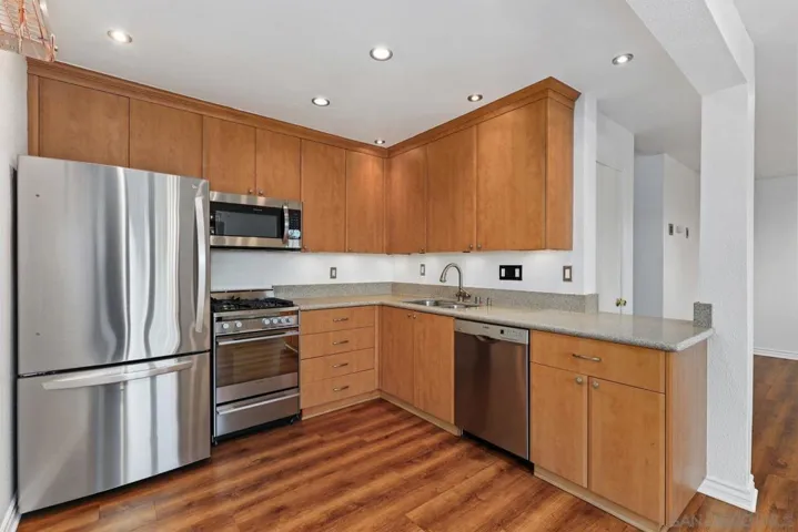 964 Marlin, Vista, California 92084