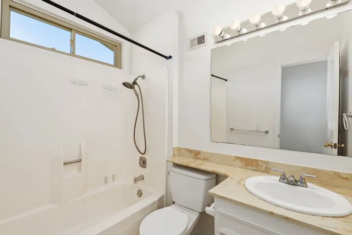964 Marlin, Vista, California 92084
