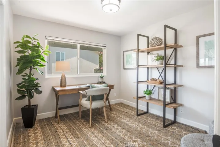 Office/5th bedroom.