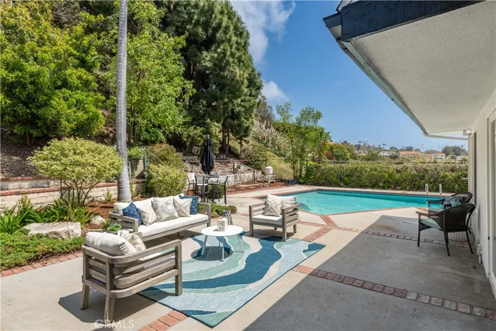30240 Calle De Suenos, Rancho Palos Verdes, California 90275