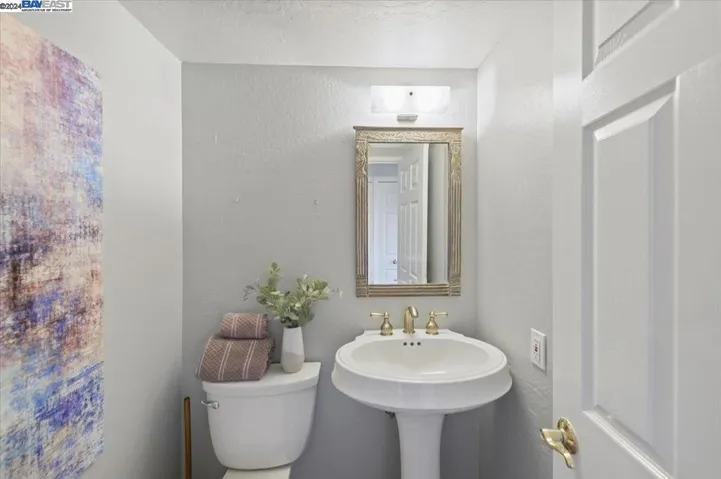 6869 Sunnyslope Ave, Castro Valley, California 94552