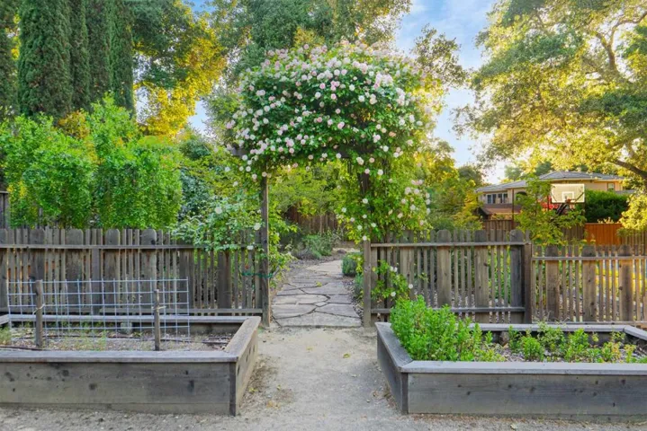 15090 Park Drive, Saratoga, California 95070