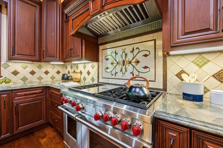 15090 Park Drive, Saratoga, California 95070