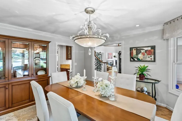 21847 Villa Oaks Lane, Saratoga, California 95070
