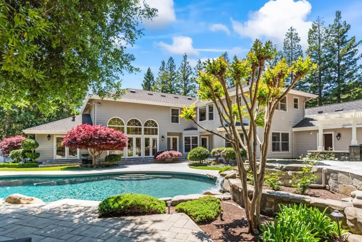 21847 Villa Oaks Lane, Saratoga, California 95070