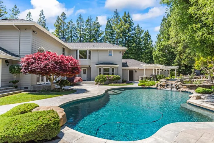 21847 Villa Oaks Lane, Saratoga, California 95070