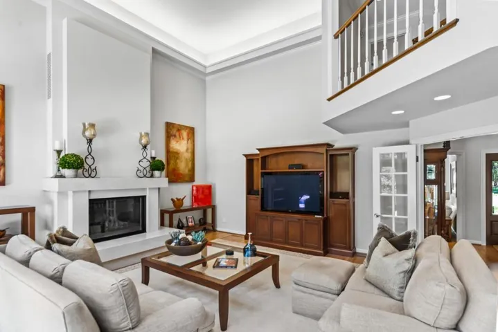 21847 Villa Oaks Lane, Saratoga, California 95070
