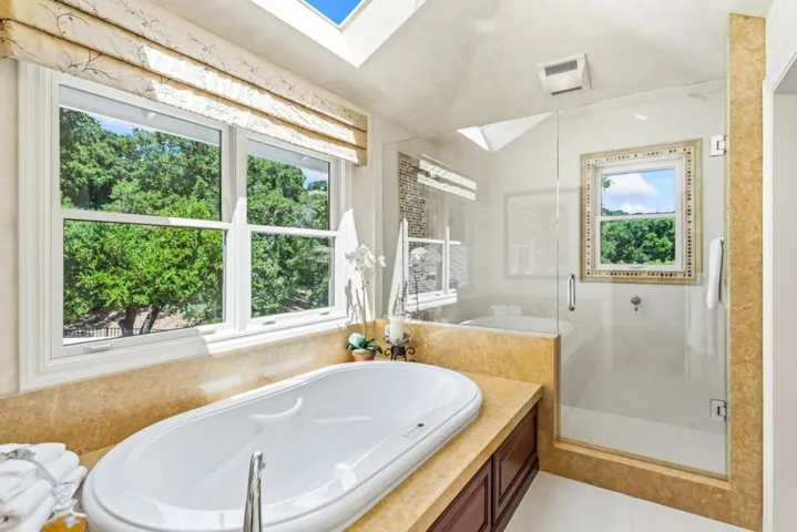 21847 Villa Oaks Lane, Saratoga, California 95070