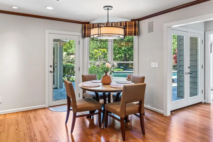 21847 Villa Oaks Lane, Saratoga, California 95070