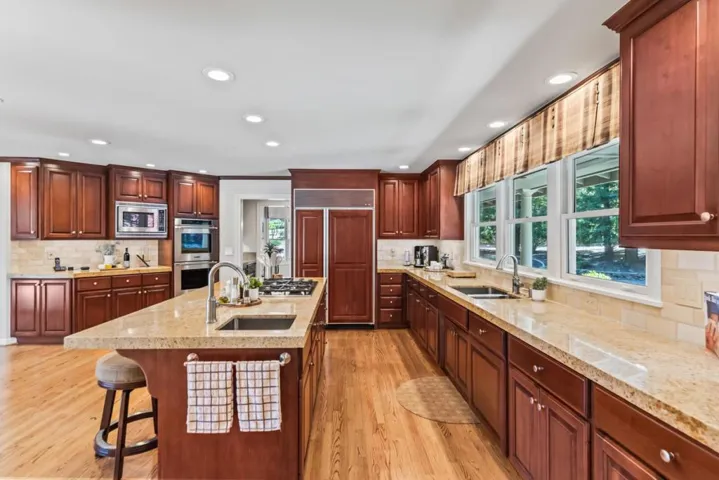 21847 Villa Oaks Lane, Saratoga, California 95070