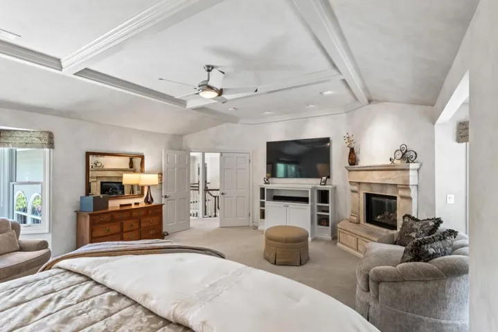 21847 Villa Oaks Lane, Saratoga, California 95070