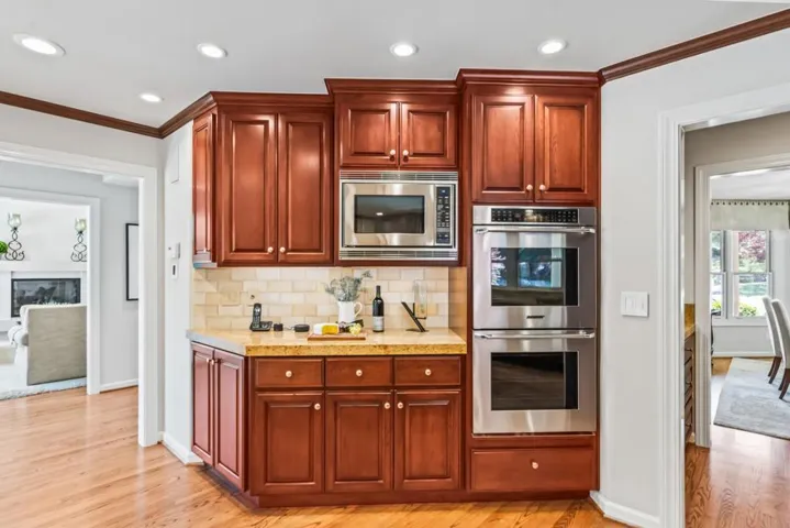 21847 Villa Oaks Lane, Saratoga, California 95070