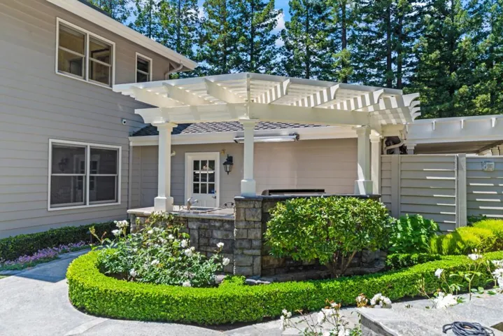 21847 Villa Oaks Lane, Saratoga, California 95070