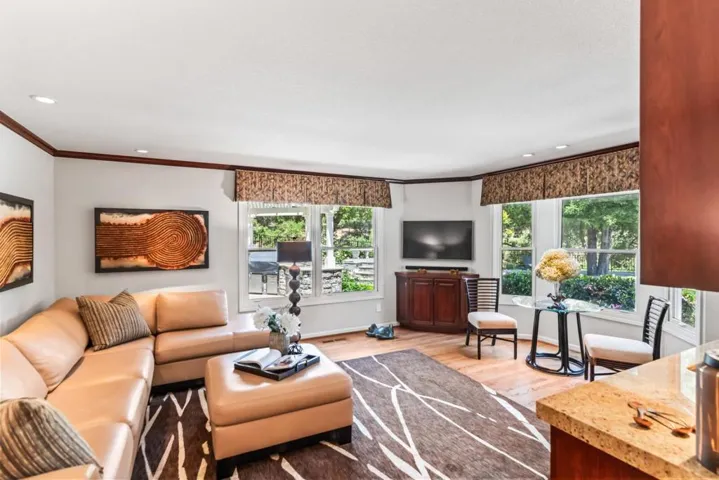 21847 Villa Oaks Lane, Saratoga, California 95070