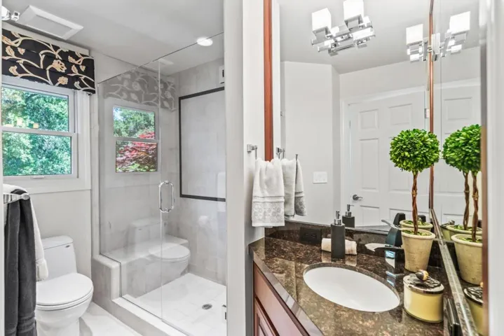 21847 Villa Oaks Lane, Saratoga, California 95070
