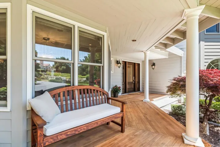 21847 Villa Oaks Lane, Saratoga, California 95070