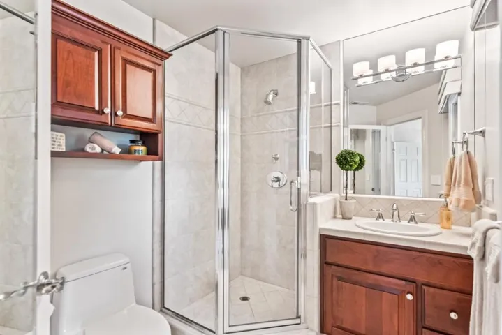 21847 Villa Oaks Lane, Saratoga, California 95070