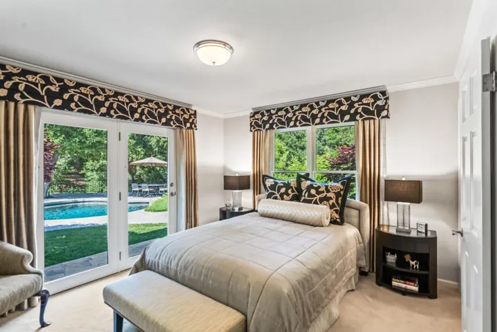 21847 Villa Oaks Lane, Saratoga, California 95070