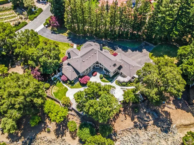 21847 Villa Oaks Lane, Saratoga, California 95070