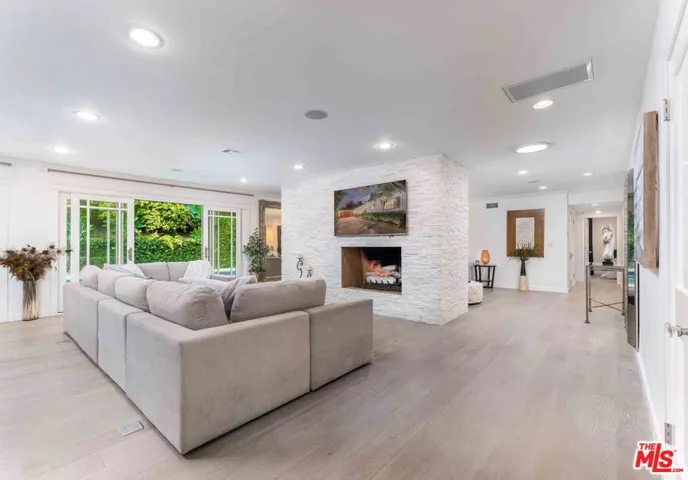 1951 N Beverly Drive, Beverly Hills, California 90210