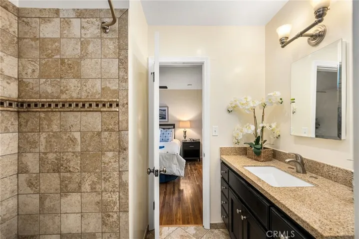 Jack and Jill bath with granite counter