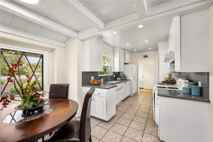 1832 Windsor Lane, Santa Ana, California 92705