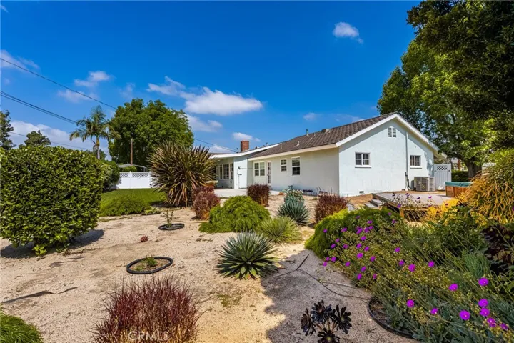 1832 Windsor Lane, Santa Ana, California 92705