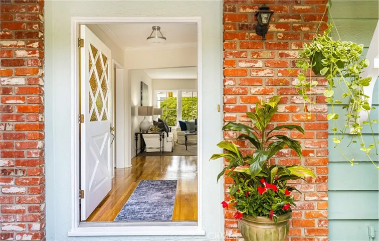 1832 Windsor Lane, Santa Ana, California 92705