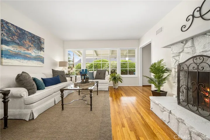 1832 Windsor Lane, Santa Ana, California 92705