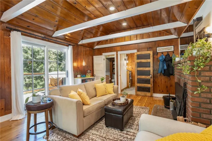 25214 Scenic View Drive, Crestline, California 92325