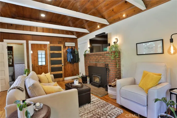 25214 Scenic View Drive, Crestline, California 92325
