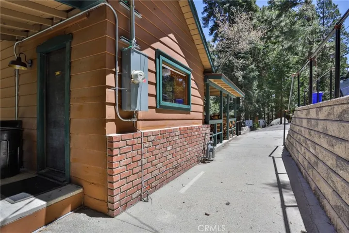 25214 Scenic View Drive, Crestline, California 92325