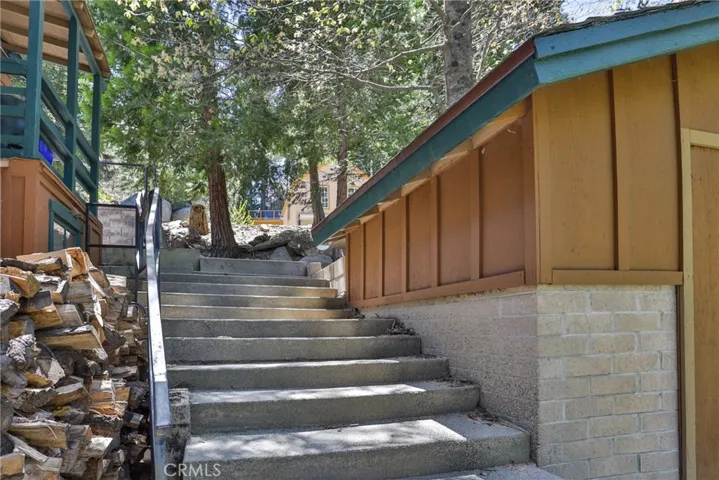 25214 Scenic View Drive, Crestline, California 92325