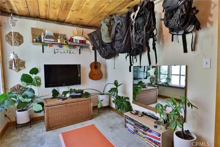 25214 Scenic View Drive, Crestline, California 92325