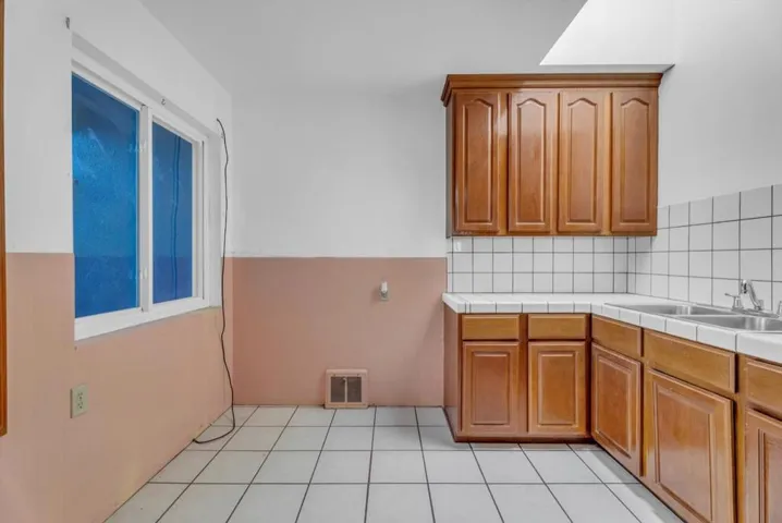 1315 Keith Street, San Francisco, California 94124