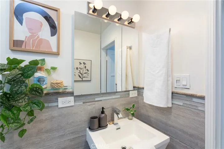 419 E 46th Street, Long Beach, California 90807