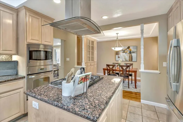 20540 Komina Avenue, Saratoga, California 95070