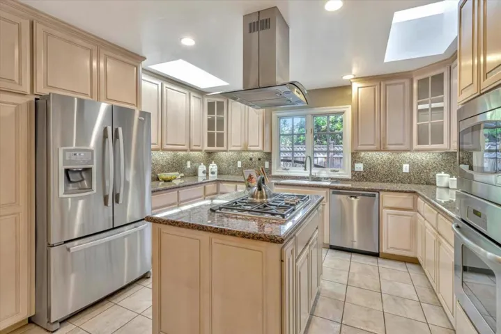 20540 Komina Avenue, Saratoga, California 95070
