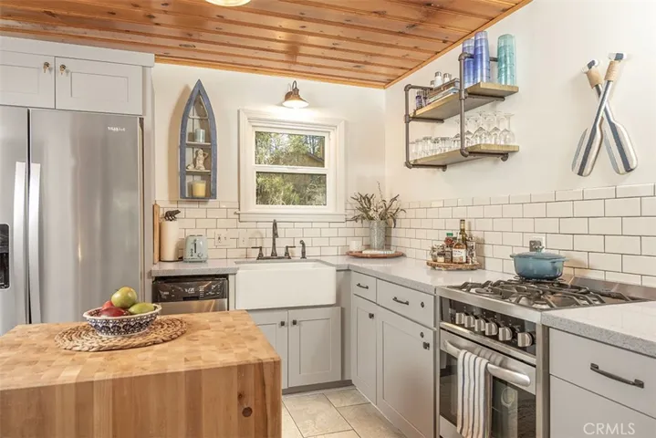 39177 Robin Road, Big Bear Lake, California 92315