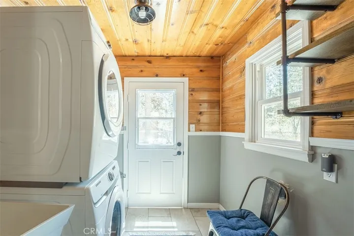 39177 Robin Road, Big Bear Lake, California 92315