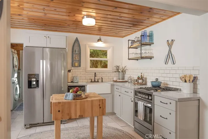 39177 Robin Road, Big Bear Lake, California 92315
