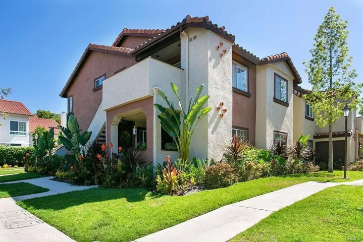 18 Flor De Sol 15, Rancho Santa Margarita, California 92688