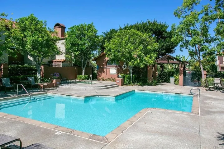 18 Flor De Sol 15, Rancho Santa Margarita, California 92688