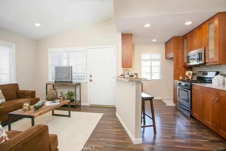 18 Flor De Sol 15, Rancho Santa Margarita, California 92688