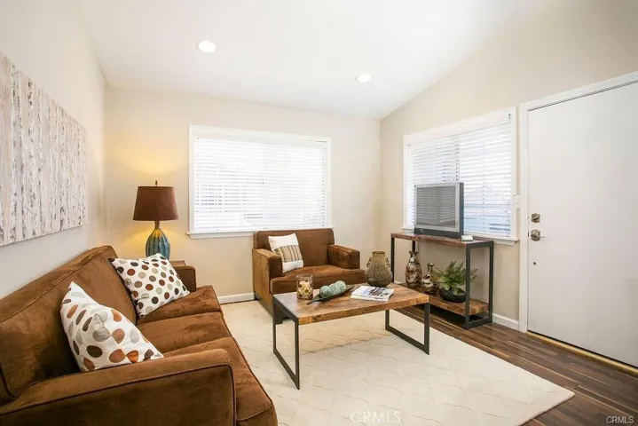 18 Flor De Sol 15, Rancho Santa Margarita, California 92688