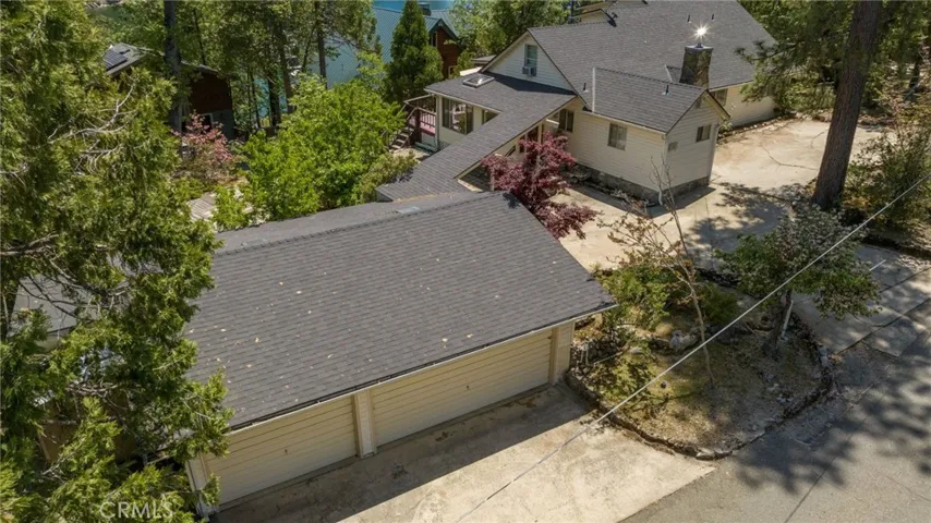 aerial view of home garage and parking