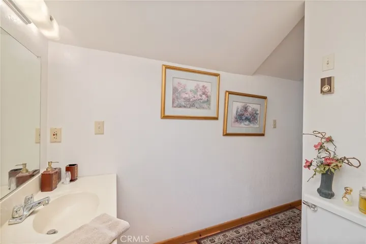 master bedroom bathroom
